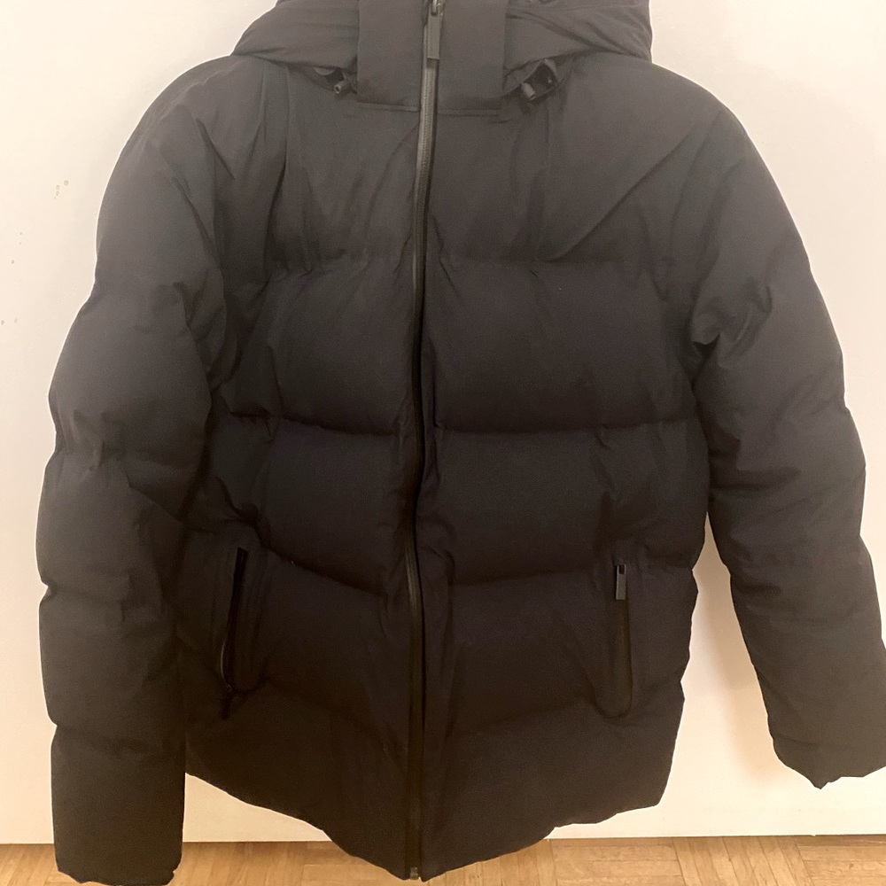 Aritzia Super Puff 2.0 size medium BRAND NEW